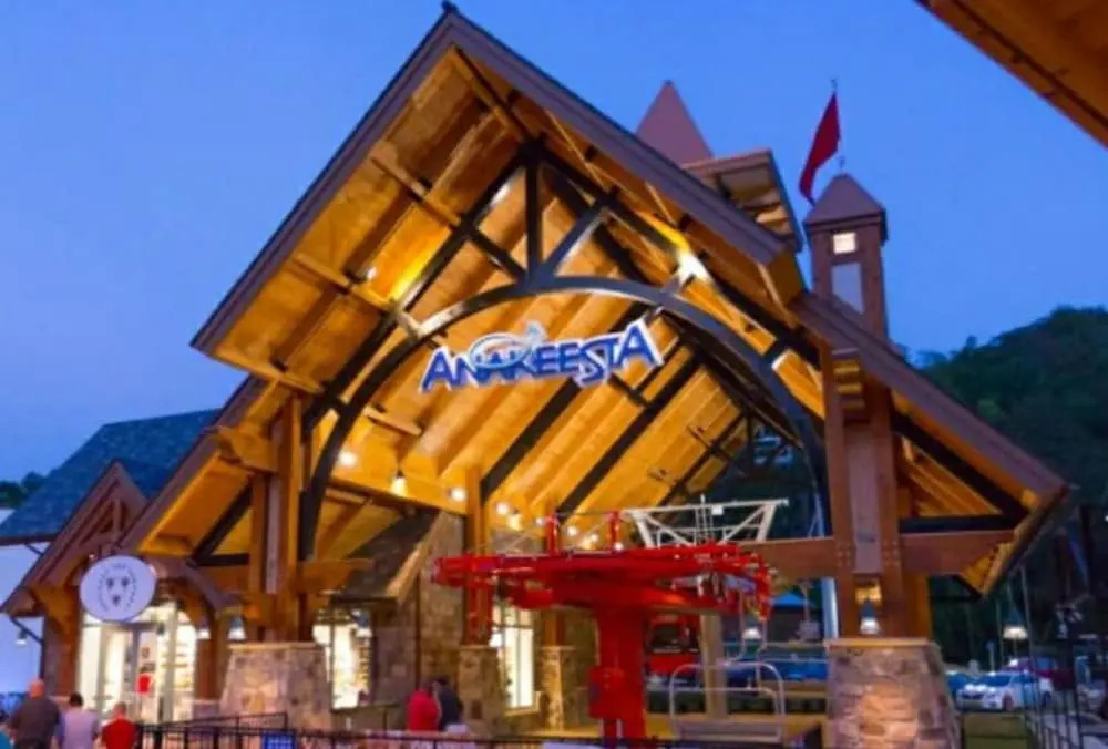 Modern Style 2 Bed Condo Pool in Gatlinburg