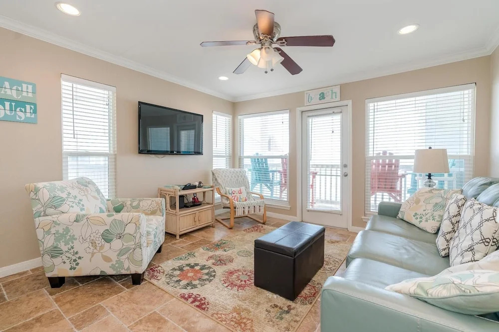 Seaside Treasure - 2 Br Apts