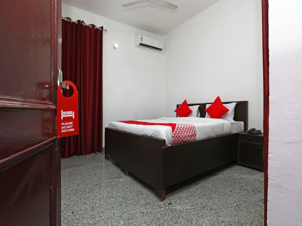 Hotel Indians by OYO Rooms