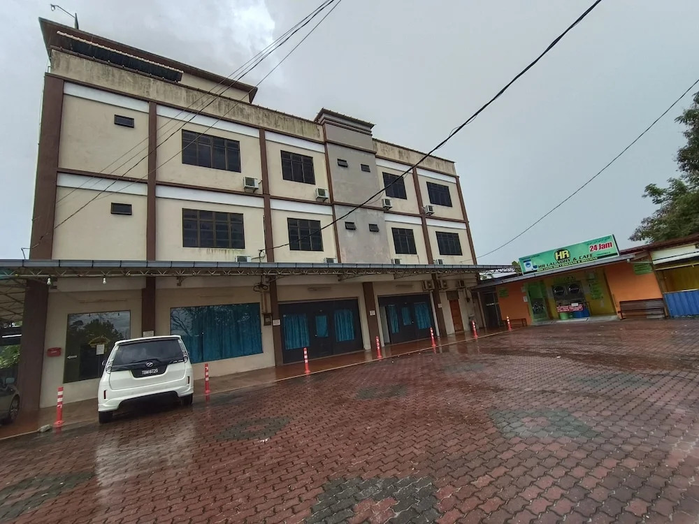 OYO 90868 Oba Hotel