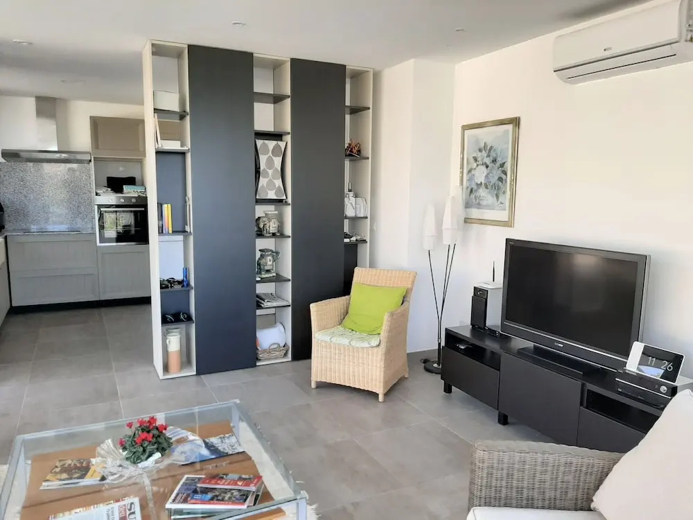Attractive Villa in Caleta de Vélez with Private Pool