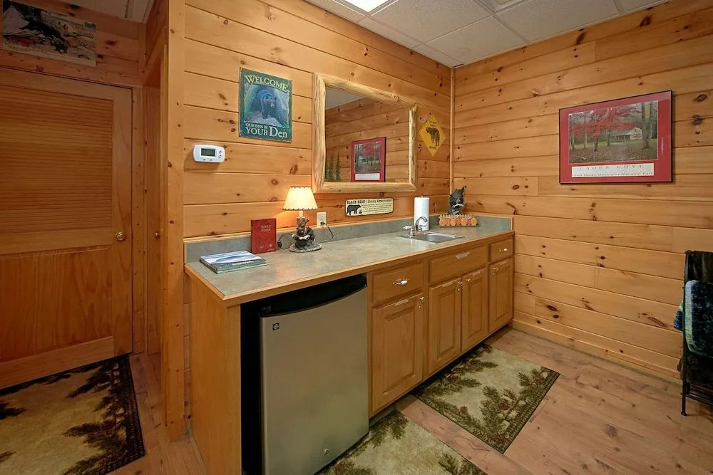 Boulder Bear Lodge 355 - Three Bedroom Cabin