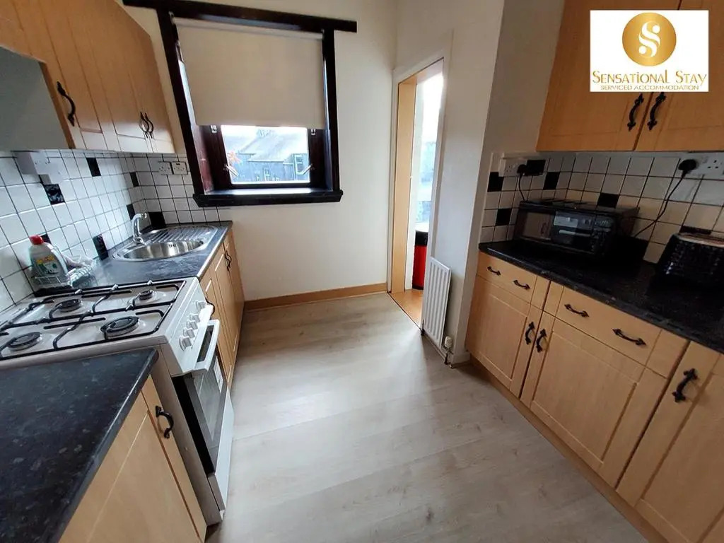 4 Bedroom Apt at Sensational Stay Serviced Accommodation Aberdeen - Roslin Street