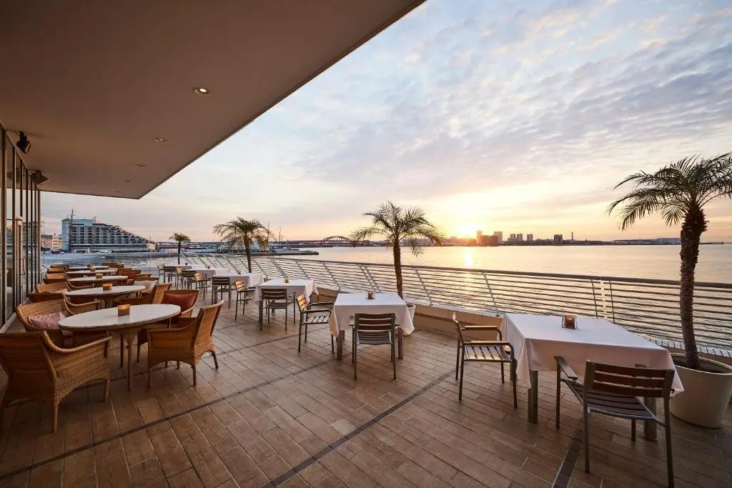 Kobe Meriken Park Oriental Hotel