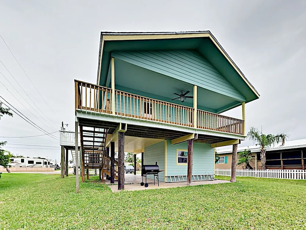 Deckhouse - Two Bedroom Home