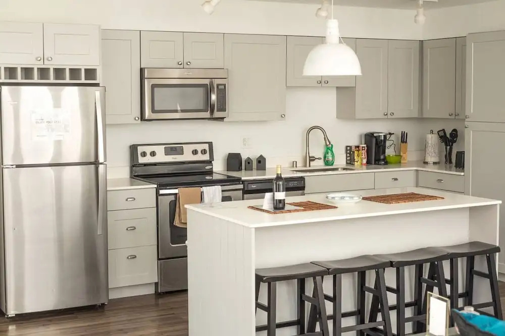 Downtown 2BR Apt in Historic Building