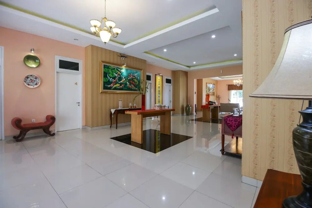 OYO 787 Hotel Kuwera Inn