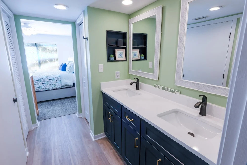 12C Richmond Park 2 Bedroom, 2 Bath 2 Condo