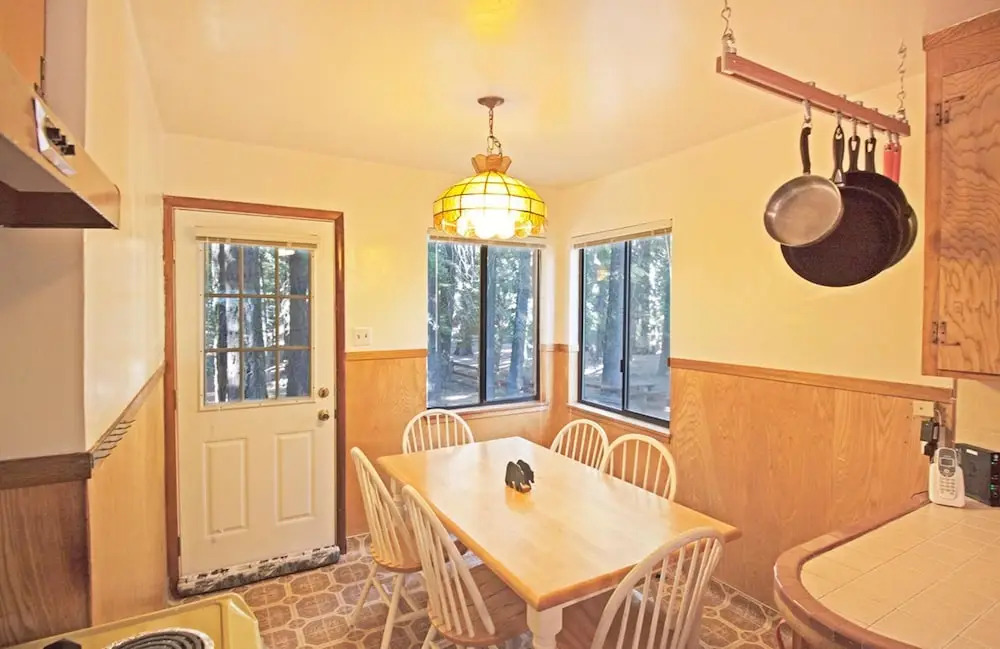 Balsam House - Walk to Lake & Private Beach Area