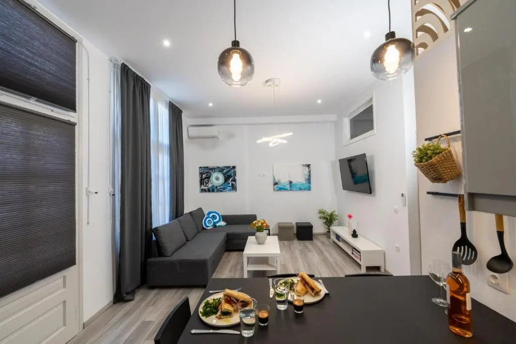 Central Suites Aegina 2