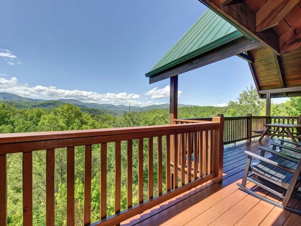 Eagles Point Lodge