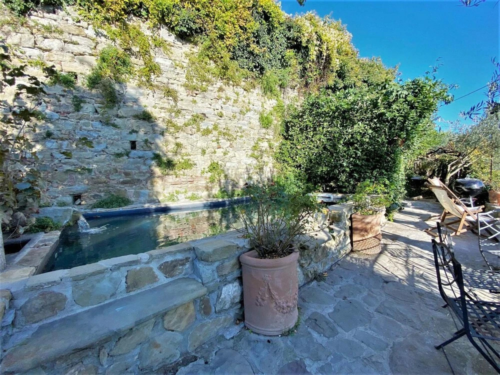 Spacious villa in Cortona with private pool