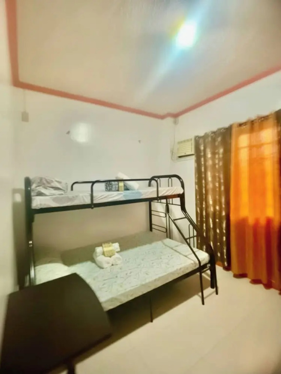 Lens Staycation 2bdr 1BR Ktchn-upstairs