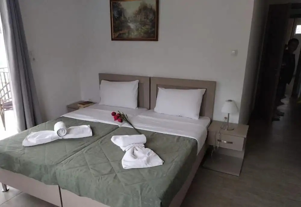 Central Hotel