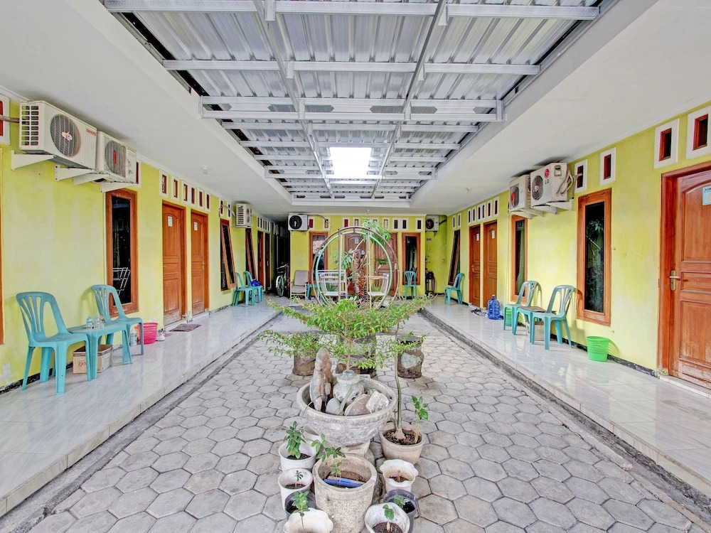 WILUDJENG Guest House Syariah near Alun Alun Sragen Mitra RedDoorz