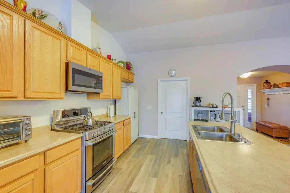 ~ 3 Mi to Ski & Hiking Trails: Soldotna Home