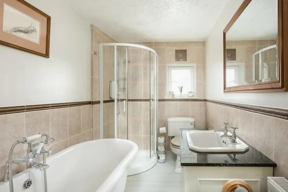 Stunning 2BD property w/ garden in Salisbury