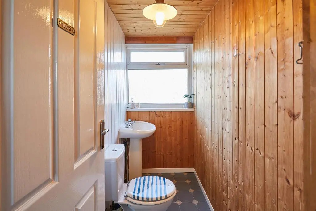 Host Stay Holyrood Lodge