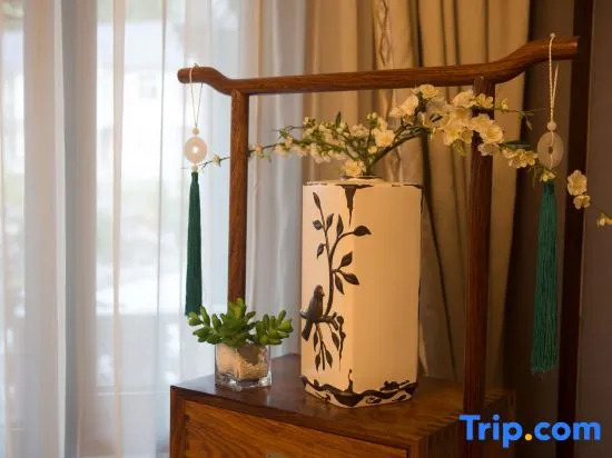 Yunshang Grassland Yishan Yishe Wild Luxury Guesthouse
