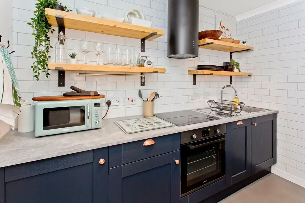 Arty 2 Bedroom Flat By Leith Shore