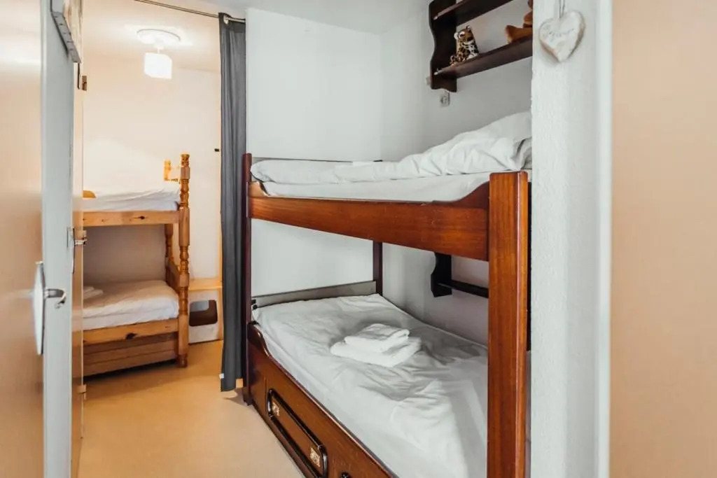 Furnished studio with mountain views next to the Chattrix chairlift Rated 1