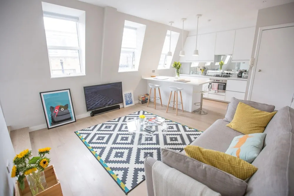 Stylish Rooftop Flat on Kensington High Street