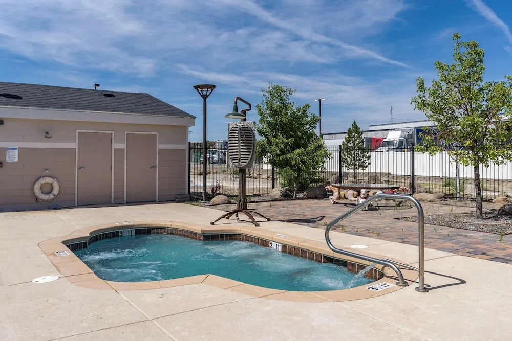 Microtel Inn & Suites by Wyndham Aztec