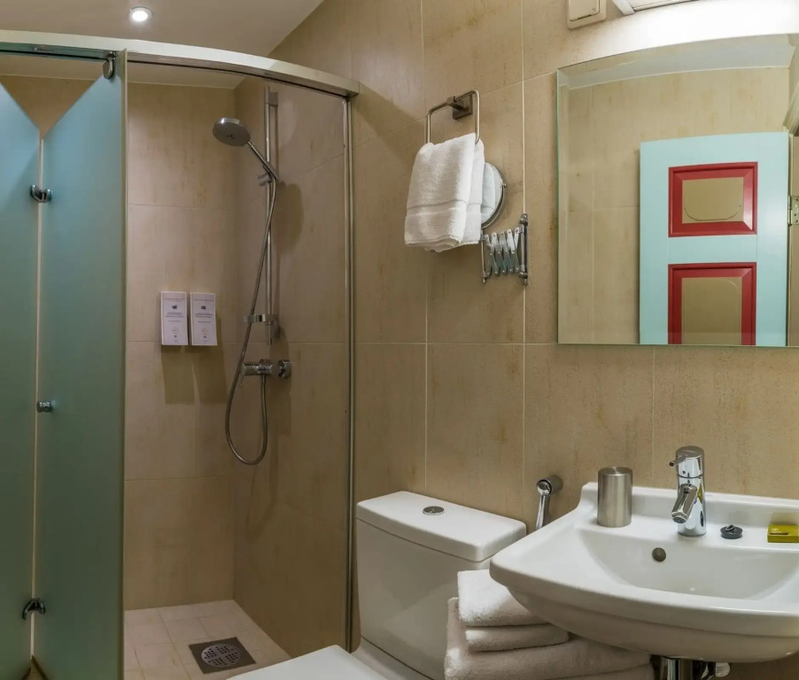CRU Hotel