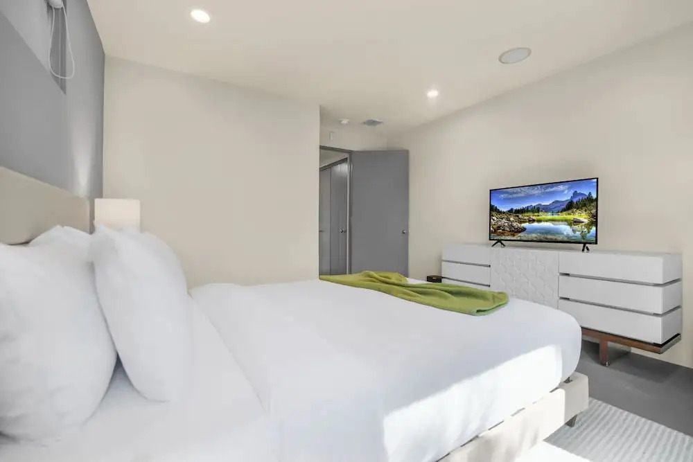 Solara Point - Sunset to Skyline With Pool & Epic Views