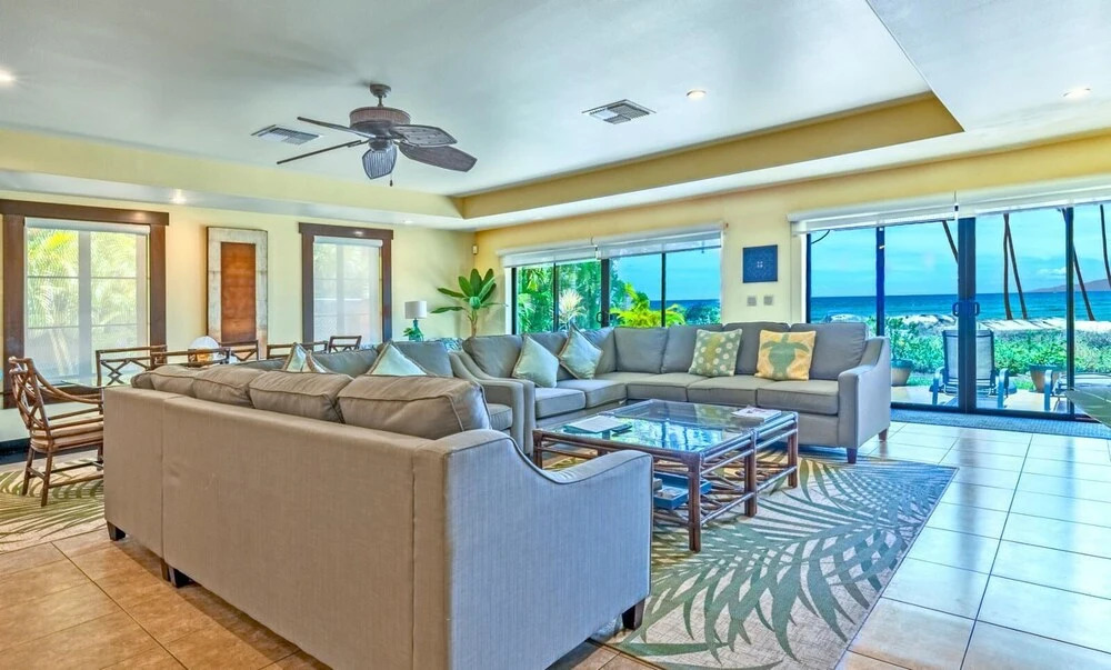 K B M Resorts- Hale-1470 Presidential 3bd, 3ba Beach-front Estate, A/c, Private Yard!