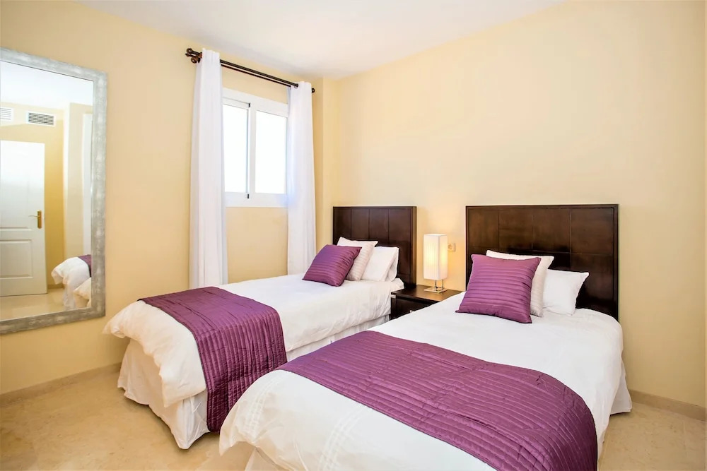 Relaxing 2 Bed 2 Bath - Sea and golf views DL24