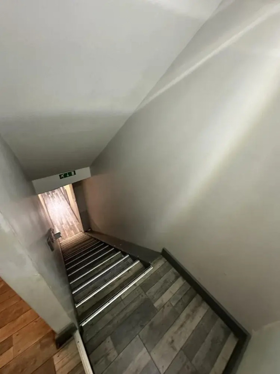 One Bed Apartment - Amazing Town Centre Location