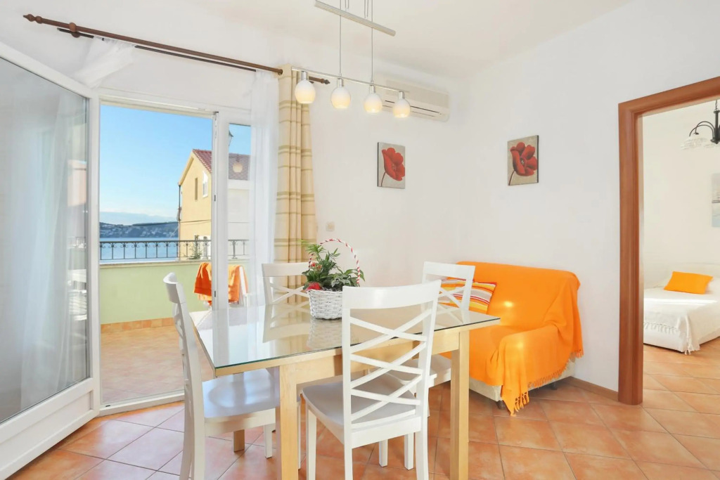 Apartments by the sea Seget Donji, Trogir - 18648