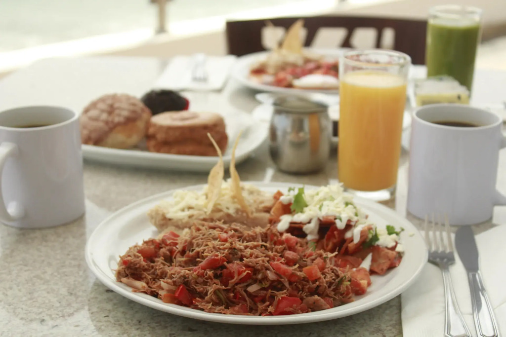 Varali Grand Hotel