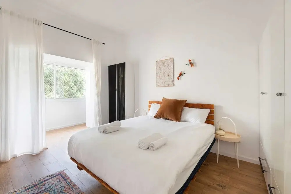 F33 by TLV2RENT