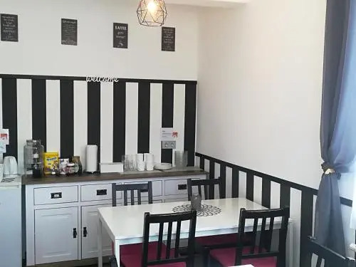 House LA Neuschwanstein Blick - Budget City Hotel