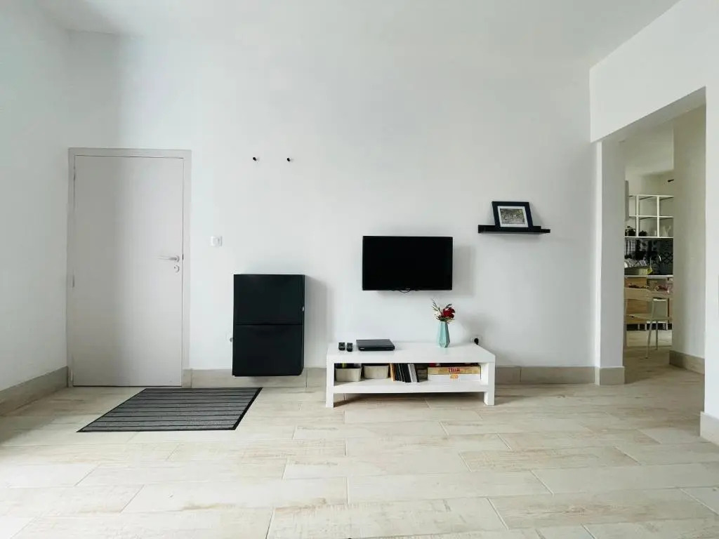 DnN - Modern chic 1BR # minutes to center Thiers # Wifi, free Netflix and Parking