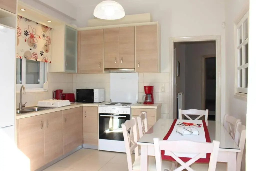 New, modern, bright and independent apartment 83 m2, with garden, 5min to the beach and the city center