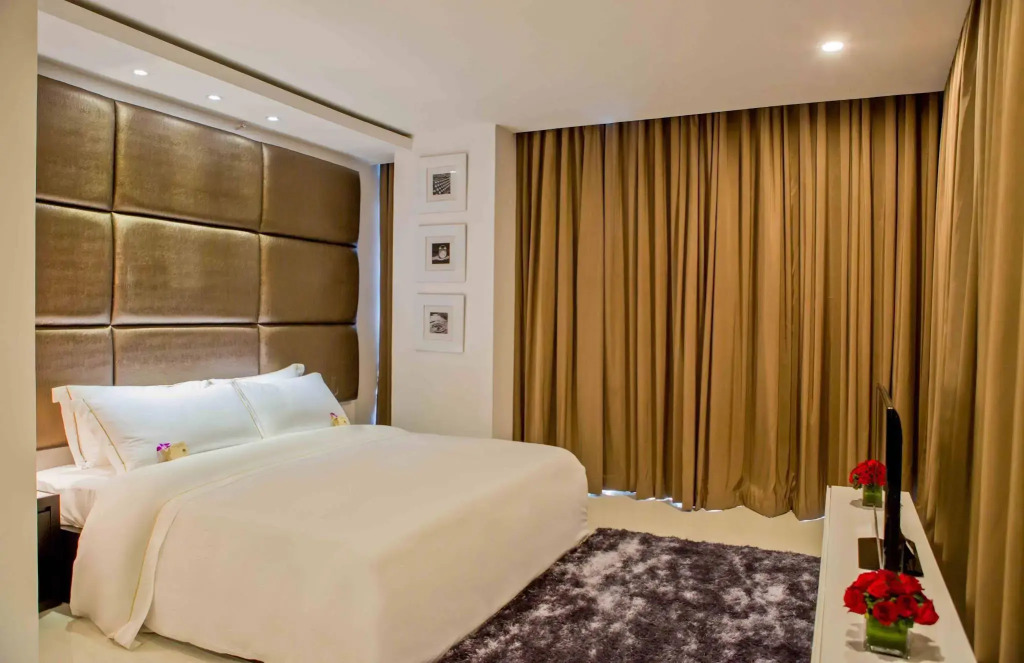 Platinum One Suites