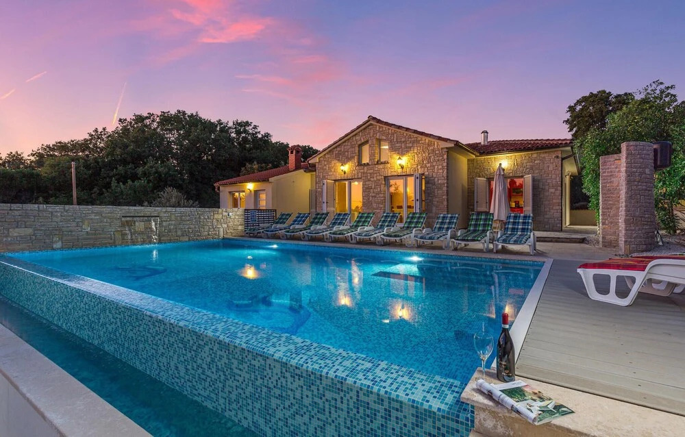 Awesome Home In Medulin