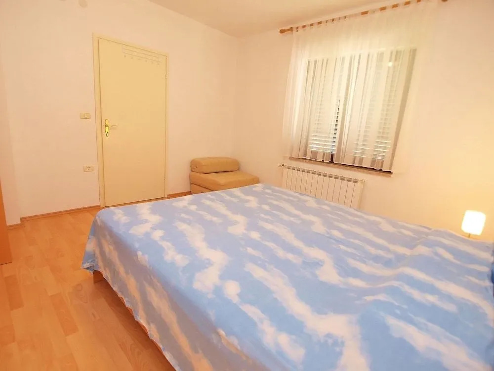 Apartment 21