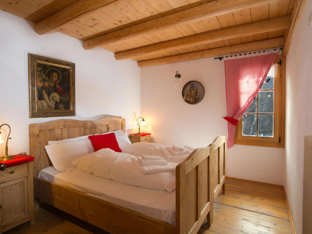 Typical Cottage in Bellamonte Italy with bubble bath