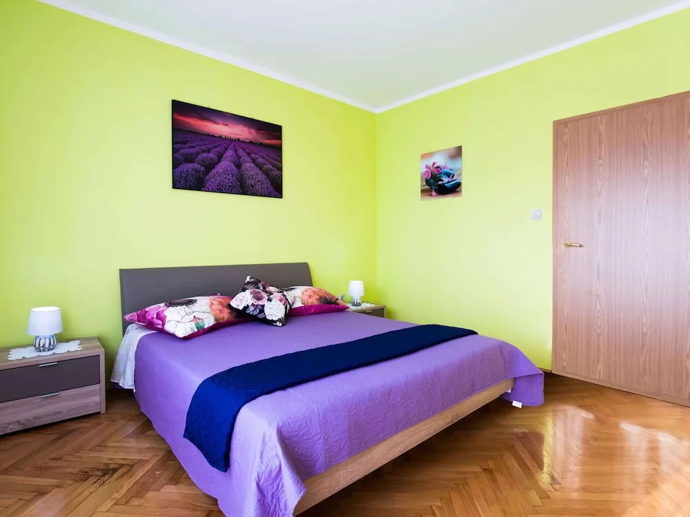 Simplistic Apartment in Vir With Garden