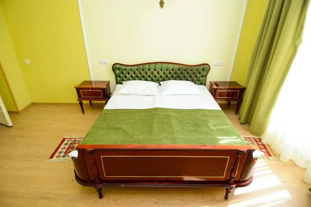 Iveria Aparthotel