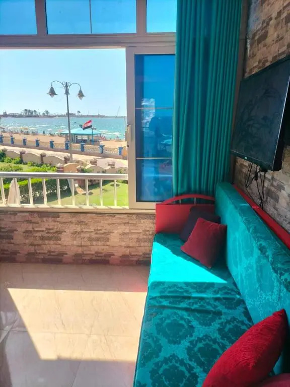 شاطئ المعموره الاسكندريه 01272849001