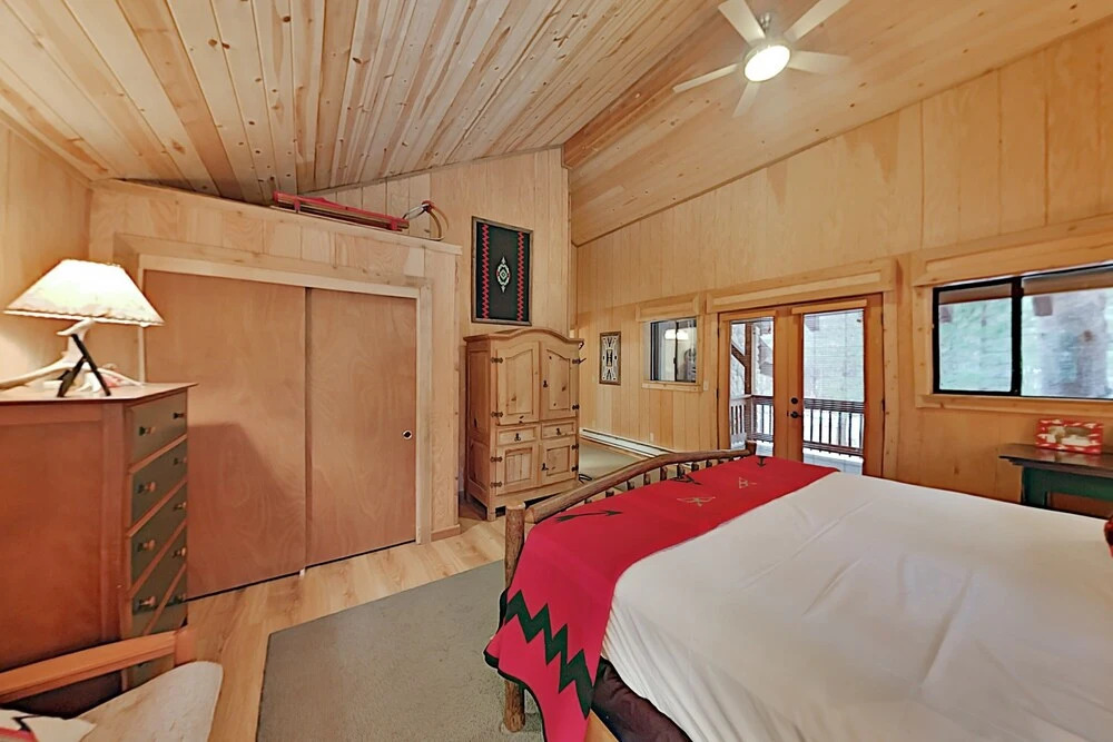 Grand Mountain Lodge W/ Tahoe Donner Amenities 4 Bedroom Home