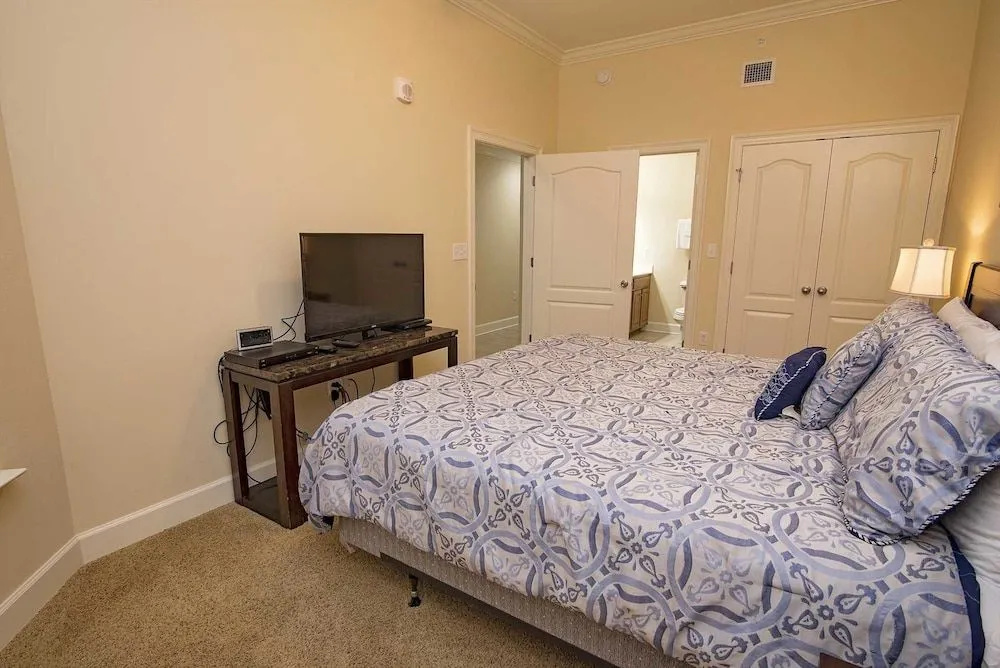 Phoenix West II 2807 3 Bedrooms 4 Bathrooms Condo