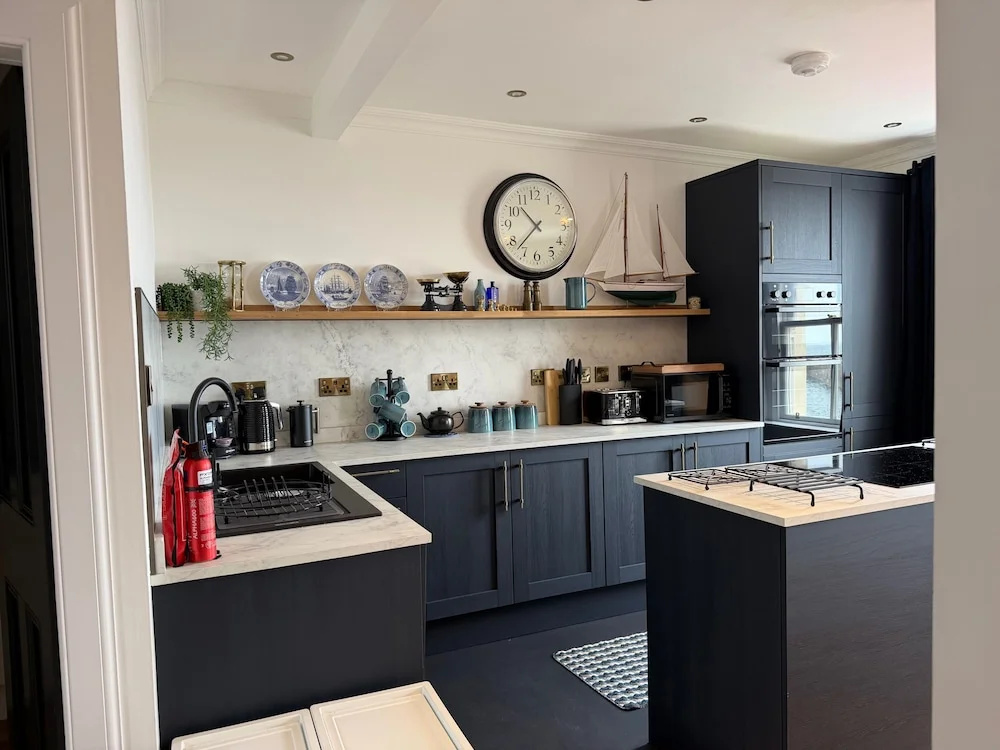 Sea View 4-bed Townhouse, Sleeps 7 in Anstruther