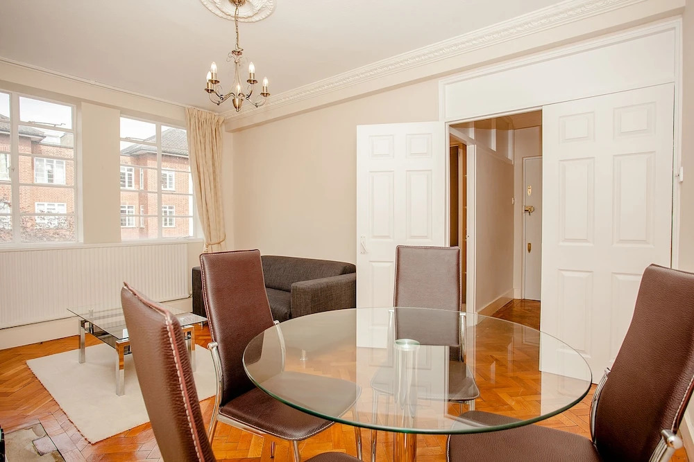 Bright 2 Bedroom Apartment Near Regents Park