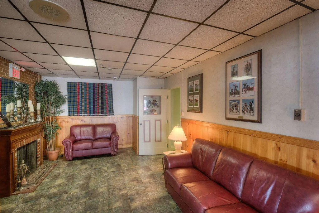 Claymore Inn and Suites